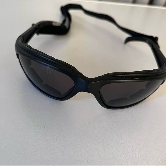 Choppers Active Foam Padded Strap Sunglasses Black - Picture 1 of 13